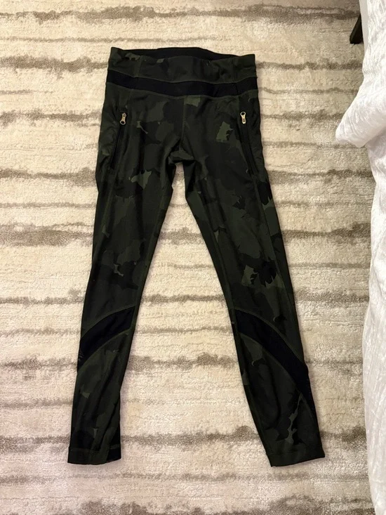 Camo Lululemon capri leggings - Picture 1 of 2